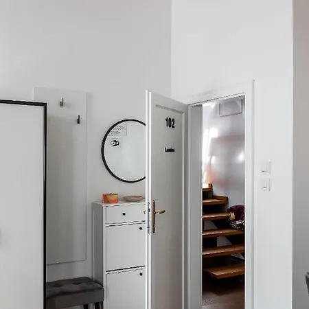 Vintage Industrial Apartament